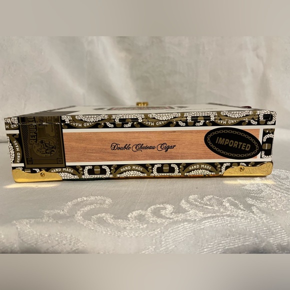 Genuine cigar box bag with two red and blue beaded parrots and beaded flowers - Picture 5 of 12